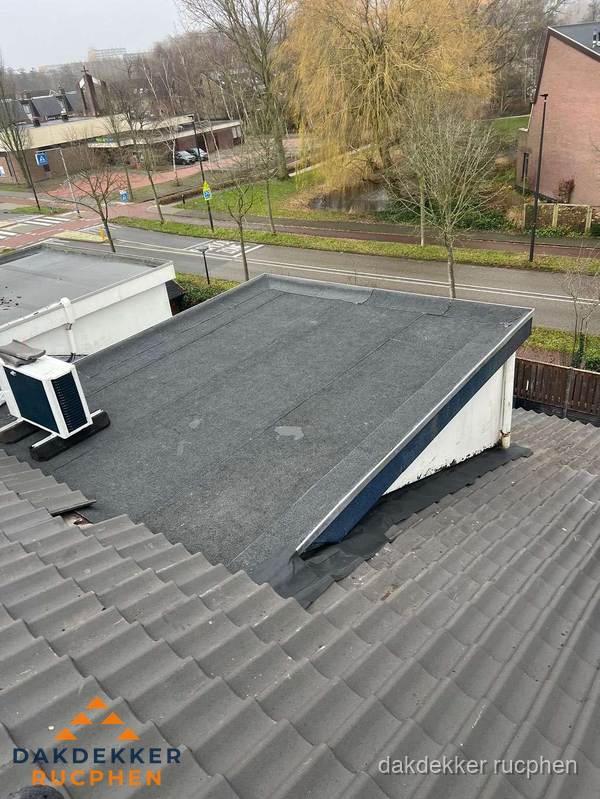 Plat dak met bitumen isolatie en dakbedekking in Rucphen Plat dak met bitumen isolatie en dakbedekking in Rucphen