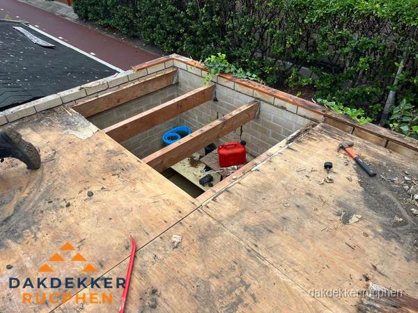 Plat dak vervangen met open constructie in Rucphen Plat dak vervangen met open constructie in Rucphen