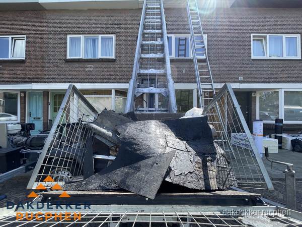 Kosten dakreparatie: dakschade aan flatgebouw in Rucphen Kosten dakreparatie: dakschade aan flatgebouw in Rucphen
